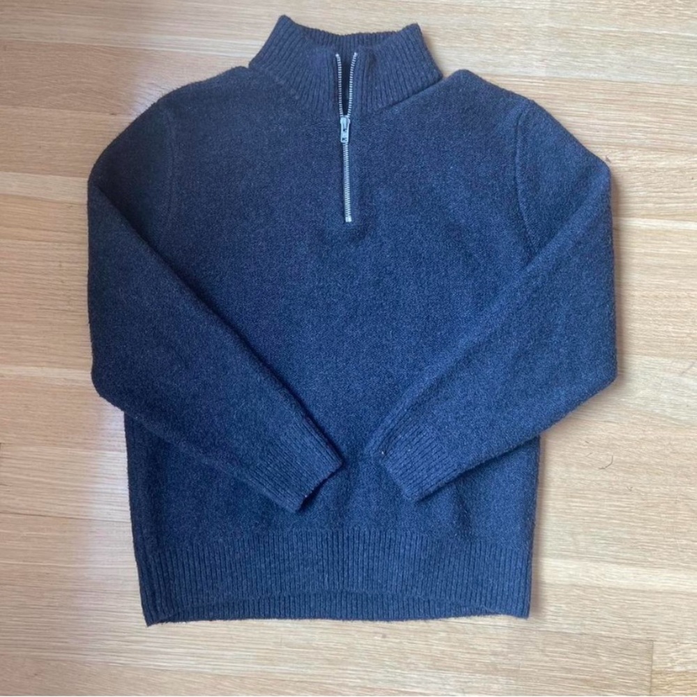 Abercrombie & Fitch Gray Quarter Zip Up Sweater with Classic Design